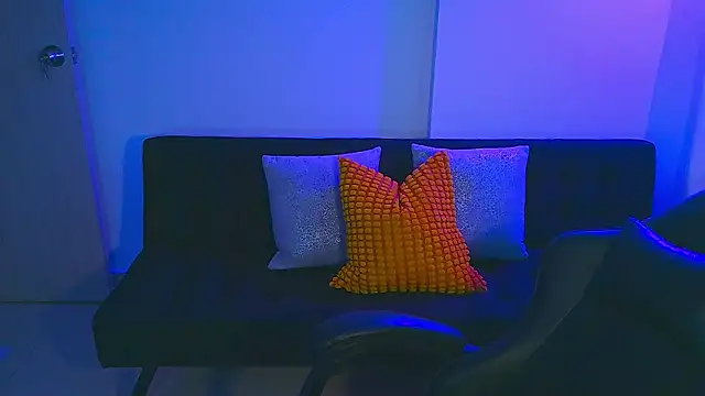 Yulienneg online show from 02/22/26, 09:38