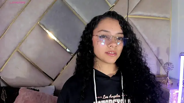 Snapshot of Angellit_Afrodita_ chatting on 03/26/26, 10:35 Angellit Afrodita online show from 03/26/26, 10:35