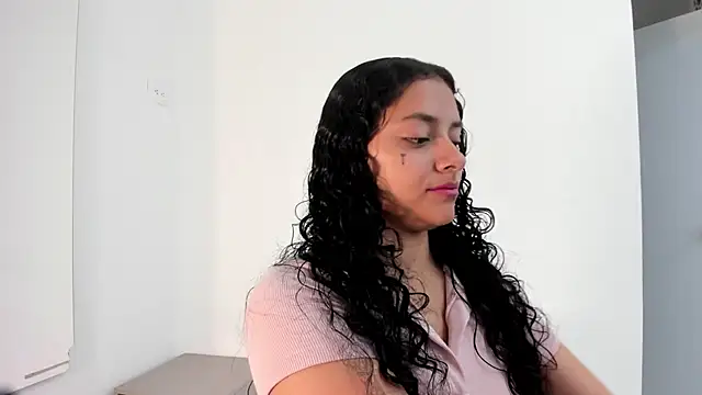 Snapshot of Angellit_Afrodita_ chatting on 01/12/26, 11:17 Angellit Afrodita online show from 01/12/26, 11:17