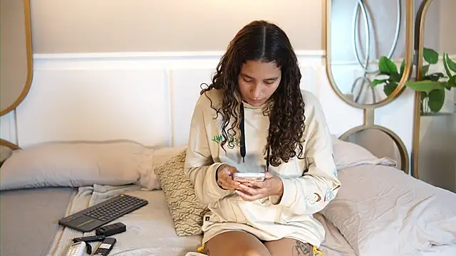pinkloly online show from 09/11/25, 12:49