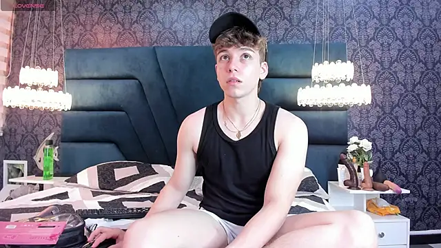 TaylerWhite online show from 12/18/25, 11:36