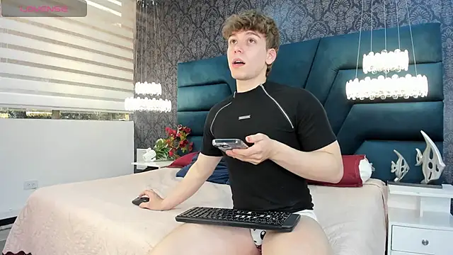 TaylerWhite online show from 03/28/26, 11:44