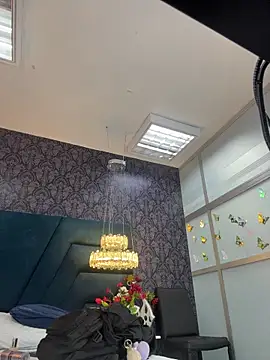 TaylerWhite online show from 04/04/26, 12:01