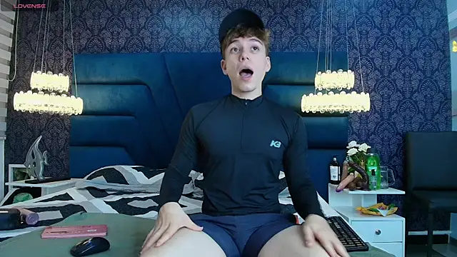 TaylerWhite online show from 12/19/25, 12:07