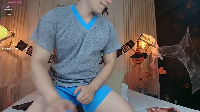 TaylerWhite online show from 10/18/25, 12:29