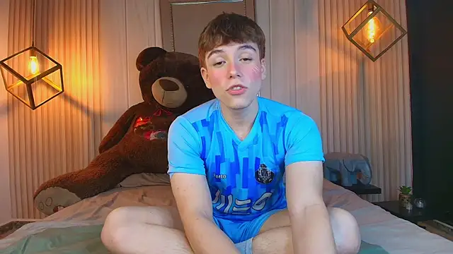 TaylerWhite online show from 10/02/25, 01:03