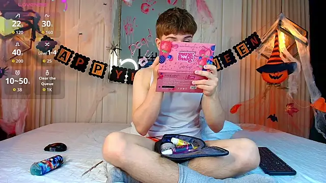 TaylerWhite online show from 10/30/25, 12:36