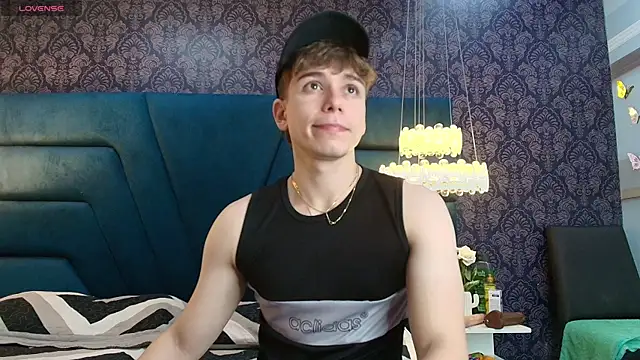 TaylerWhite online show from 12/20/25, 11:46