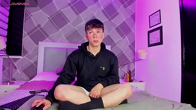 TaylerWhite online show from 11/15/25, 12:09