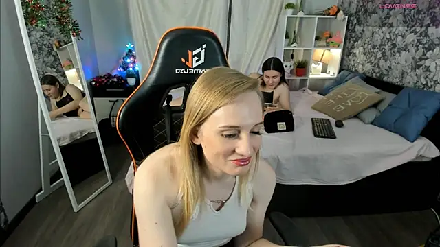 Laila Blarr online show from 01/17/26, 11:47