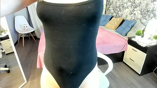 Laila Blarr online show from 03/27/26, 12:06