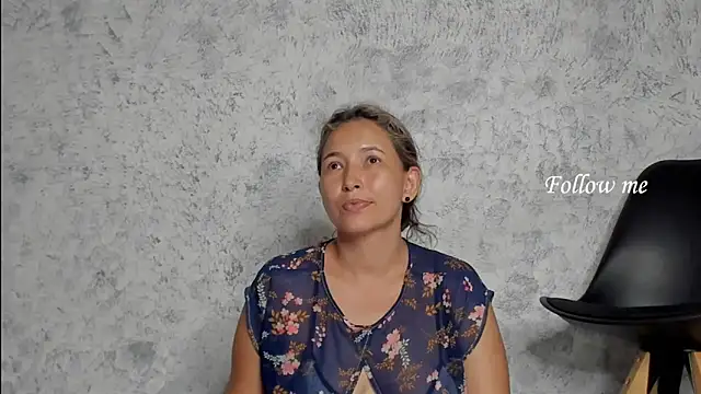 marly charm  online show from 12/17/25, 01:54