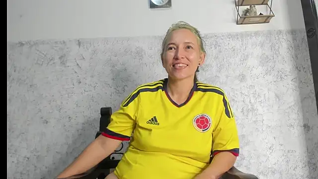 marly charm  online show from 10/12/25, 02:13