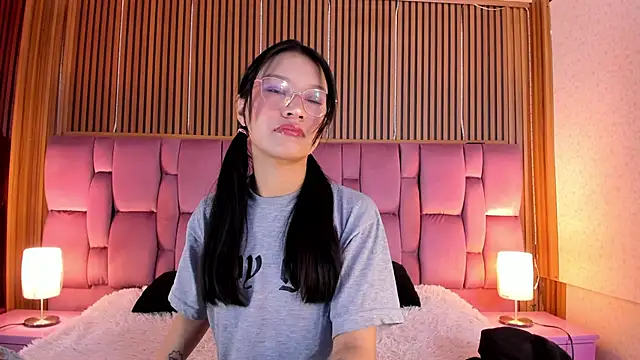 Snapshot of Sophie_Calloway chatting on 09/09/25, 03:21 Sophie Calloway online show from 09/09/25, 03:21