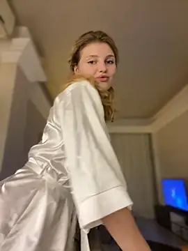 Emaline Fane online show from 10/26/25, 05:46