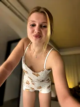 Emaline Fane online show from 11/14/25, 06:44