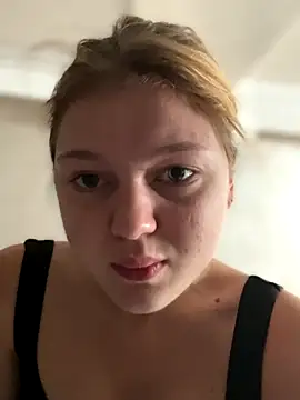 Snapshot of Emaline_Fane chatting on 09/30/25, 06:30 Emaline Fane online show from 09/30/25, 06:30