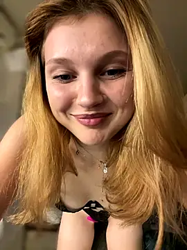 Emaline Fane online show from 11/09/25, 07:18