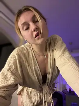 Emaline Fane online show from 12/22/25, 06:30