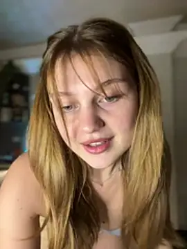 Snapshot of Emaline_Fane chatting on 05/17/26, 07:47 Emaline Fane online show from 05/17/26, 07:47