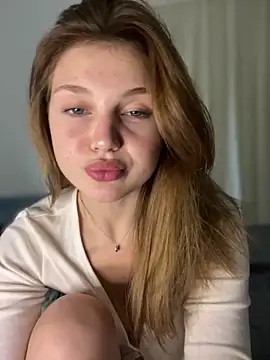 Emaline Fane online show from 03/25/26, 07:13