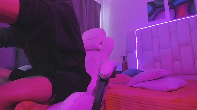 MilkWhore1 online show from 03/31/26, 08:33