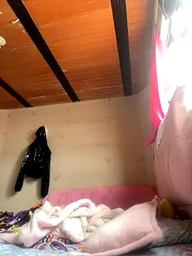 Snapshot of Mia_garcia28 chatting on 10/19/25, 04:10 Mia garcia28 online show from 10/19/25, 04:10