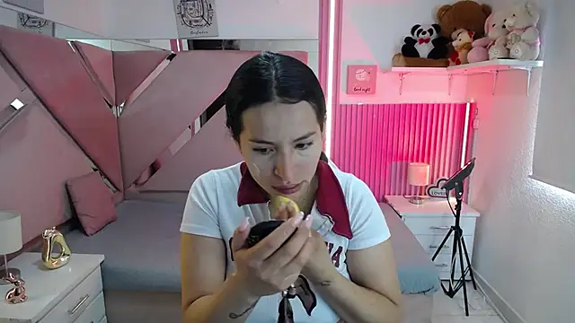Mia garcia28 online show from 06/04/26, 01:38