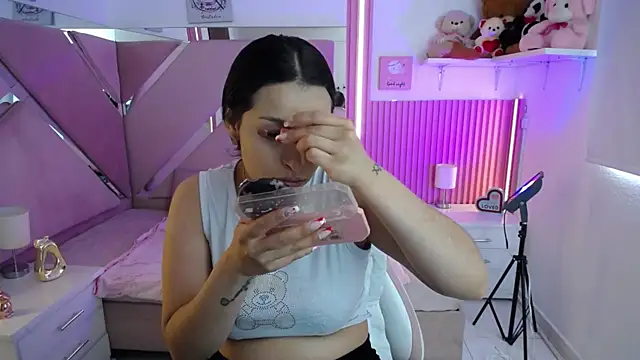 Snapshot of Mia_garcia28 chatting on 12/01/25, 07:48 Mia garcia28 online show from 12/01/25, 07:48