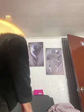 Mia garcia28 online show from 02/02/26, 07:24