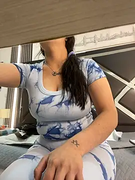 Snapshot of Mia_garcia28 chatting on 10/18/25, 08:00 Mia garcia28 online show from 10/18/25, 08:00