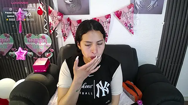 Mia garcia28 online show from 02/16/26, 07:45