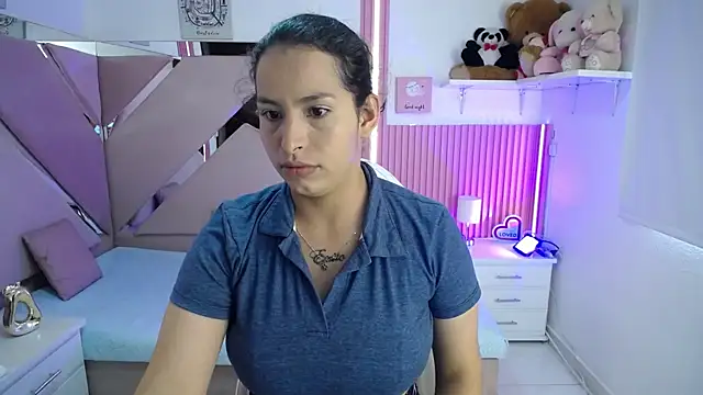 Mia garcia28 online show from 07/14/26, 08:04