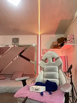 Snapshot of Mia_garcia28 chatting on 11/17/25, 12:53 Mia garcia28 online show from 11/17/25, 12:53