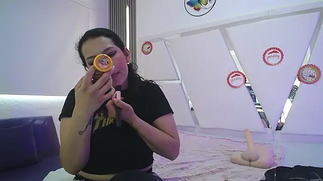 Mia garcia28 online show from 12/03/25, 07:24