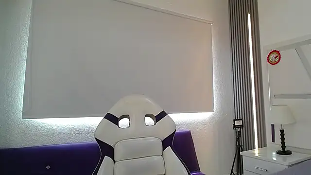 Snapshot of Mia_garcia28 chatting on 12/16/25, 03:38 Mia garcia28 online show from 12/16/25, 03:38