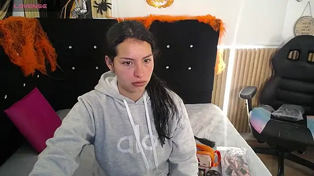 Snapshot of Mia_garcia28 chatting on 11/03/25, 01:15 Mia garcia28 online show from 11/03/25, 01:15