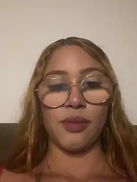 ruivinha2006 online show from 04/15/26, 01:44