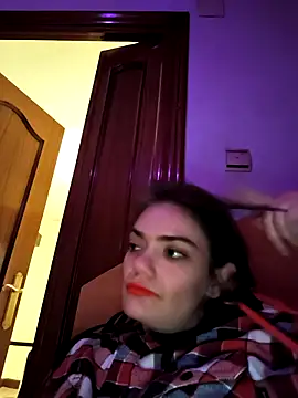 Snapshot of Junani2231 chatting on 11/12/25, 01:43 Junani2231 online show from 11/12/25, 01:43