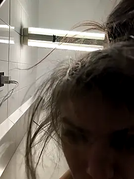 Snapshot of Junani2231 chatting on 11/25/25, 12:11 Junani2231 online show from 11/25/25, 12:11