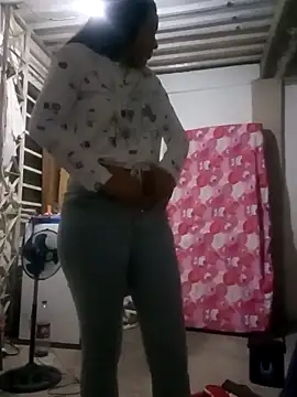 Snapshot of Blonde_foxx chatting on 09/16/25, 05:30 Blonde foxx online show from 09/16/25, 05:30