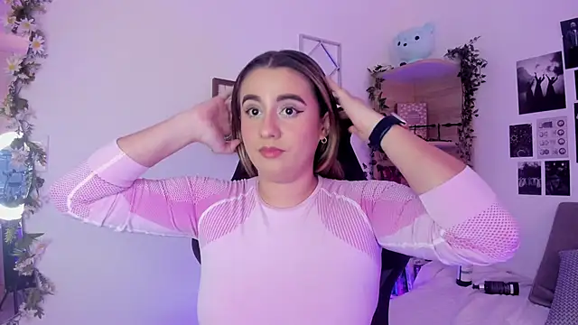 Snapshot of Lana_Herondale chatting on 09/18/25, 09:40 Lana Herondale online show from 09/18/25, 09:40