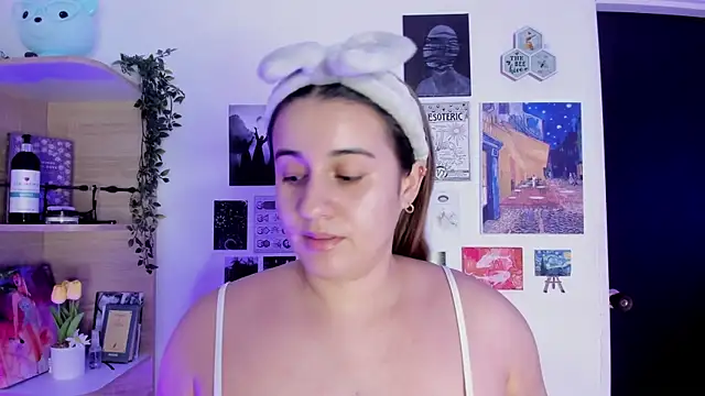 Snapshot of Lana_Herondale chatting on 10/05/25, 09:05 Lana Herondale online show from 10/05/25, 09:05