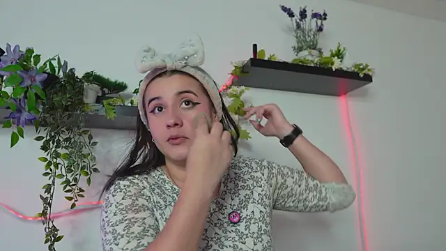 Lana Herondale online show from 06/04/26, 03:22