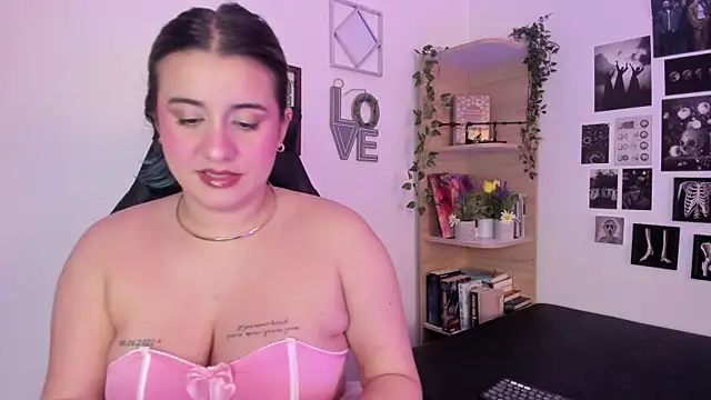 Lana Herondale online show from 10/31/25, 09:43