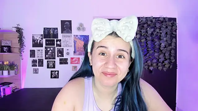 Lana Herondale online show from 12/18/25, 09:14