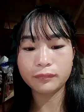 Snapshot of Sunyinn chatting on 10/04/25, 12:01 Sunyinn online show from 10/04/25, 12:01