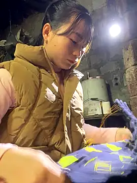 Sunyinn online show from 12/17/25, 01:43