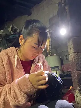 Sunyinn online show from 12/18/25, 01:44