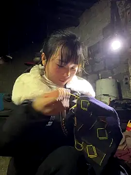 Sunyinn online show from 12/16/25, 02:27